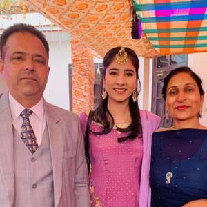 Meet your Posher, Harleen